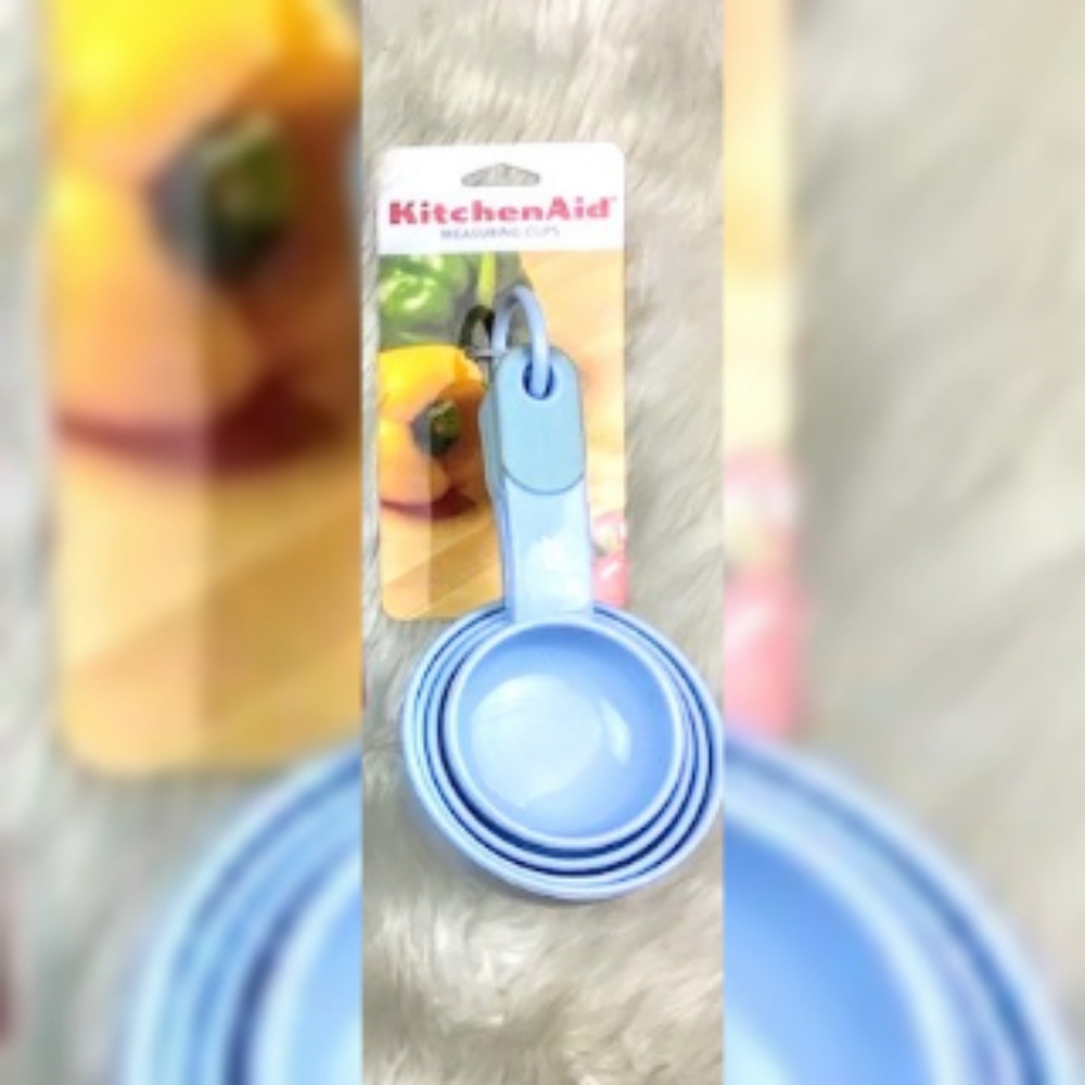 NWT KITCHEN AID BLUE MEASURING CUP SET